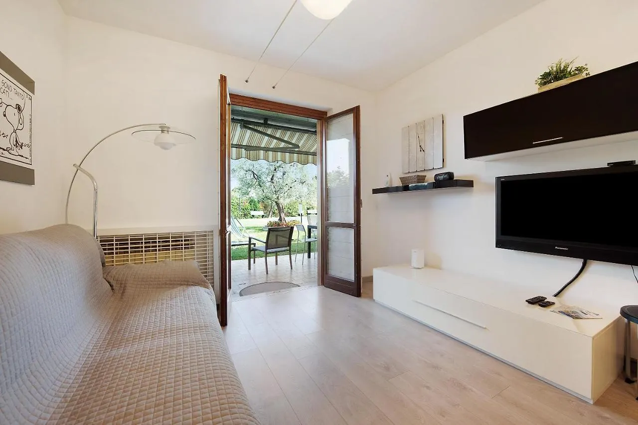 Apartment Appartamento Zoe San Felice del Benaco Italy